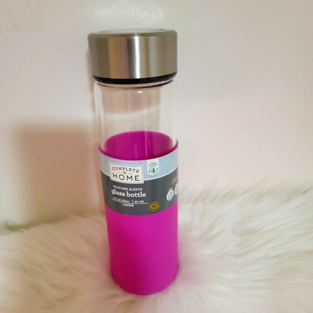 Silicone Glass Water Bottle  20 fl oz NWT